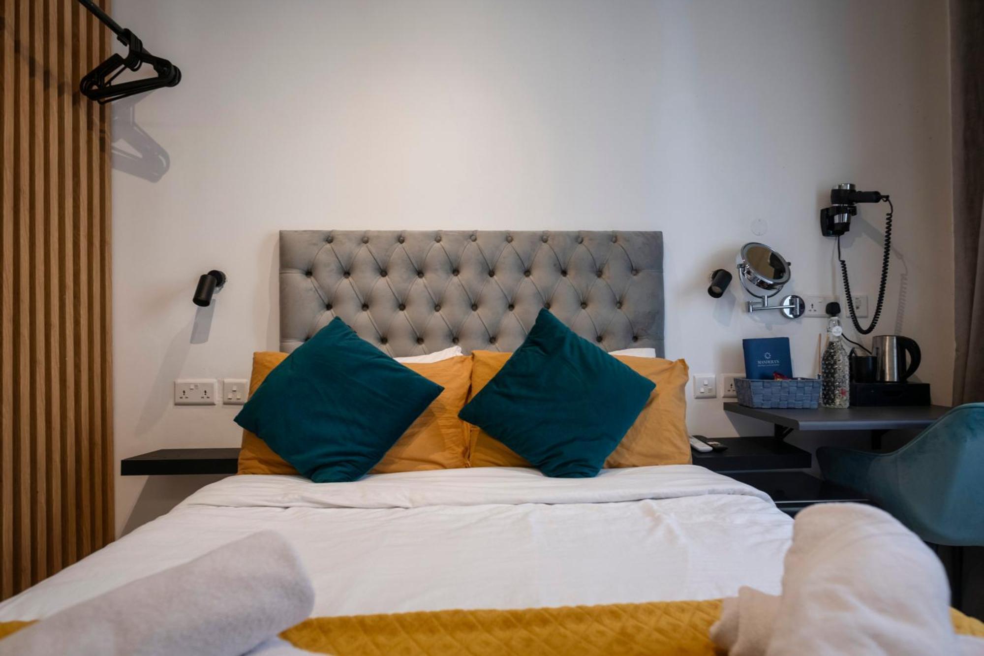 ואלטה Mandera'S Boutique Suites & Dorms מראה חיצוני תמונה