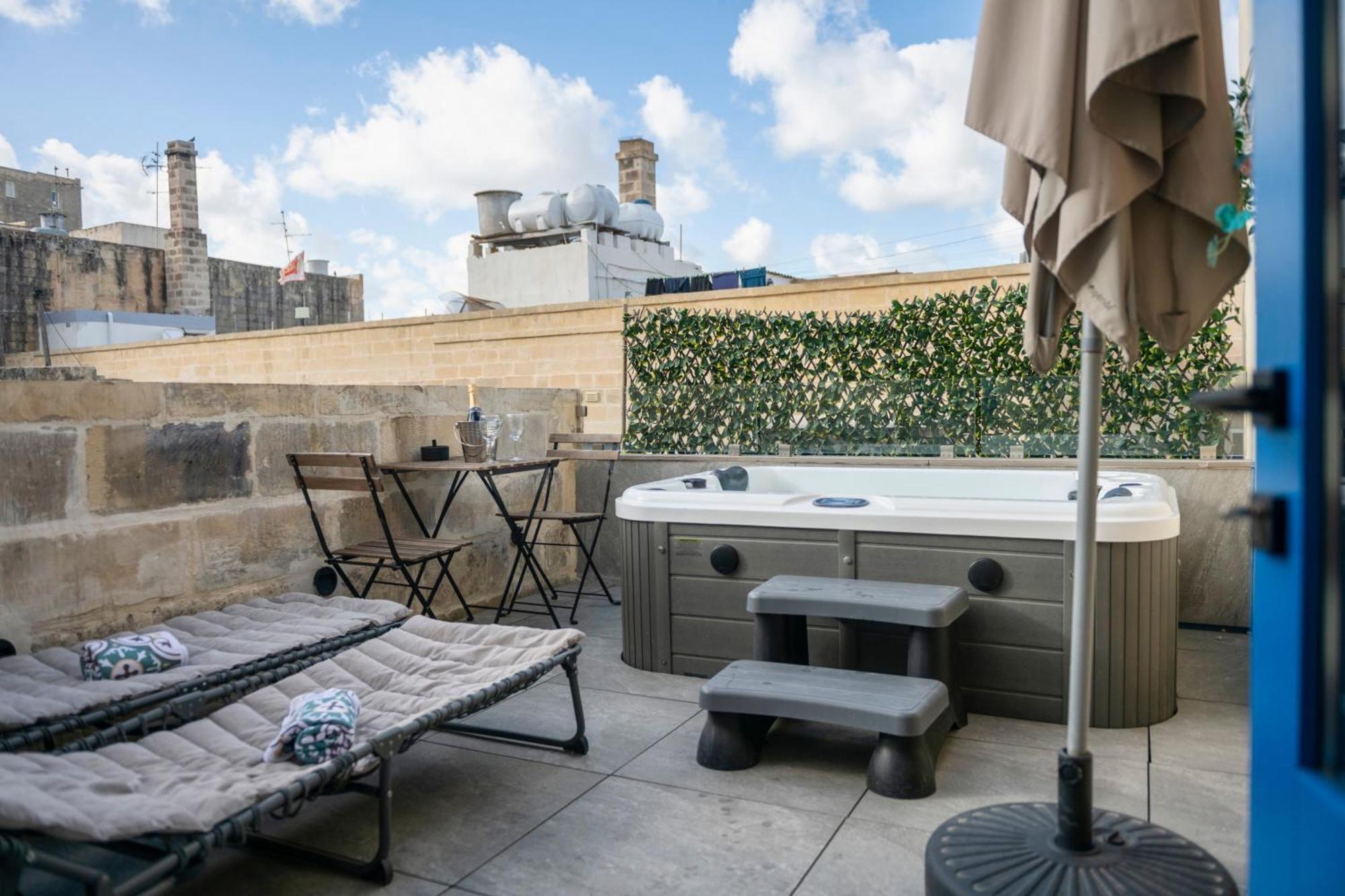 ואלטה Mandera'S Boutique Suites & Dorms מראה חיצוני תמונה