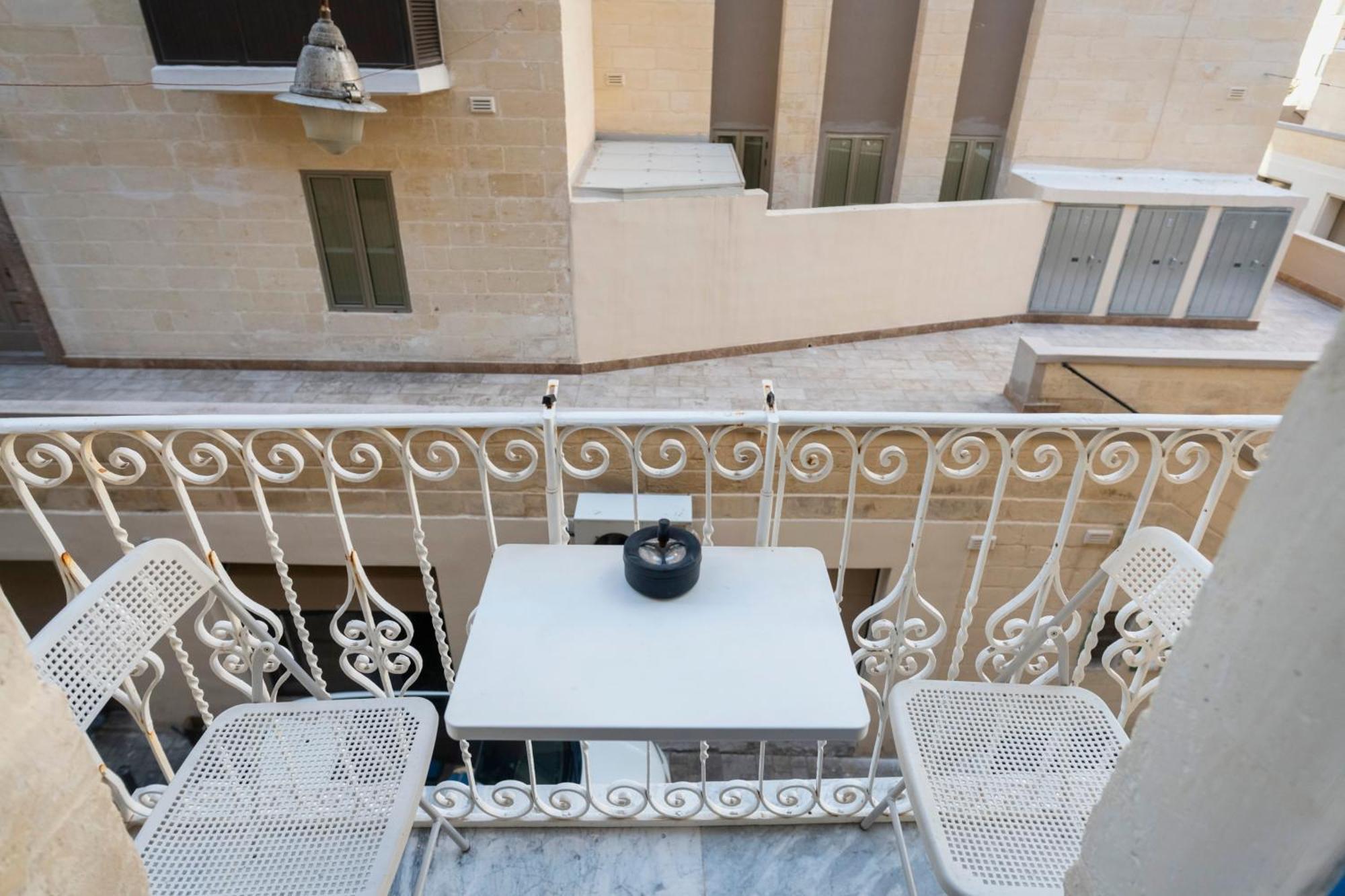 ואלטה Mandera'S Boutique Suites & Dorms מראה חיצוני תמונה